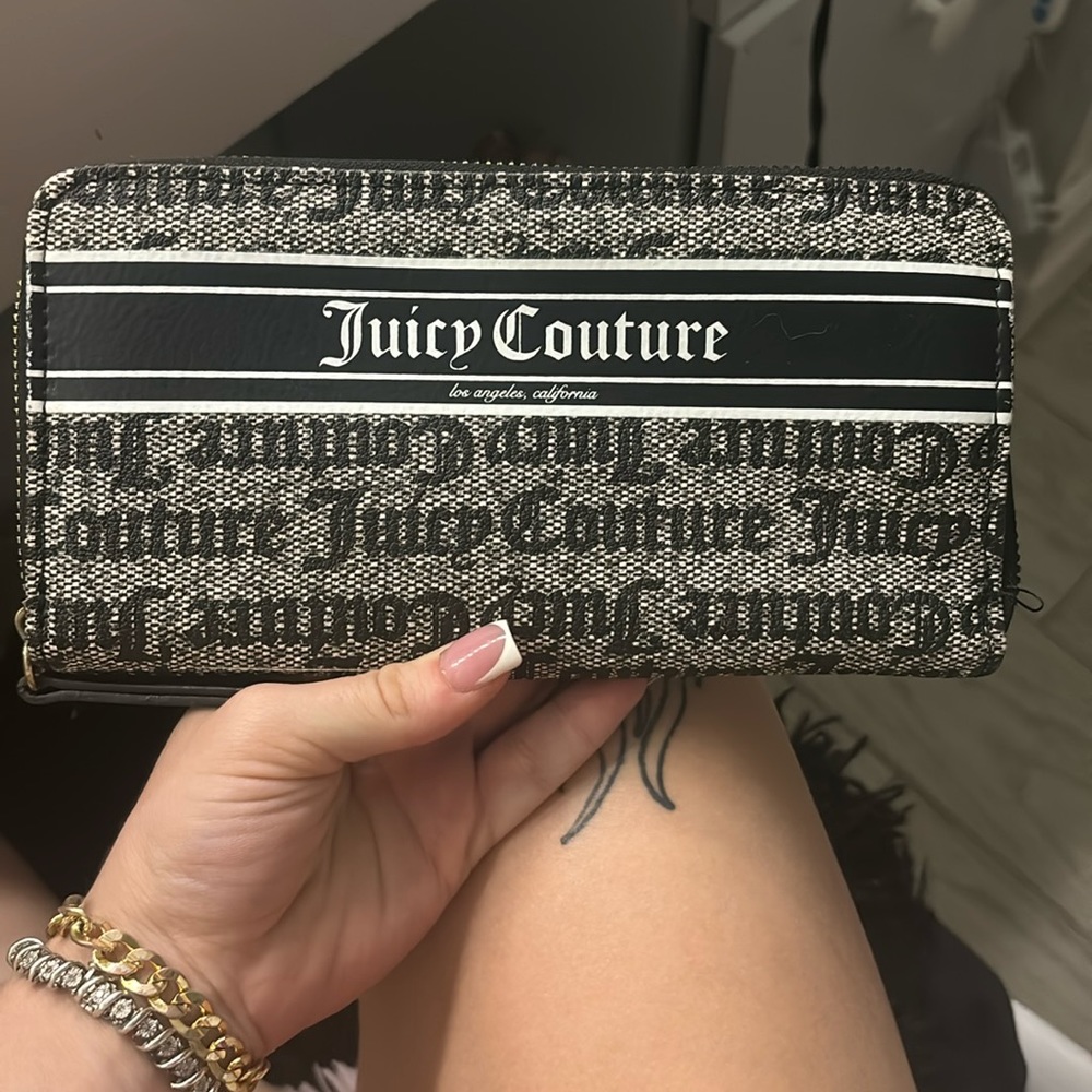 COPY - juicy couture wallet